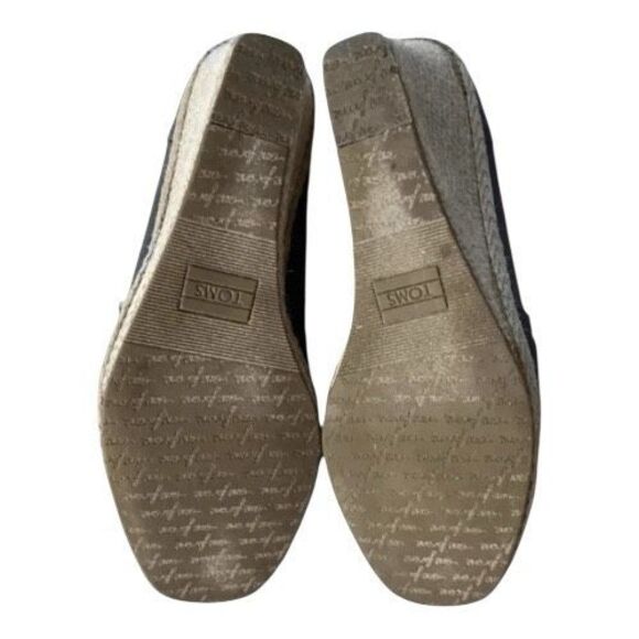 TOMS Shoes Women Size 6.5 Grey Canvas Peep Toe Slip On Espadrille Wedges Pumps - Picture 9 of 11